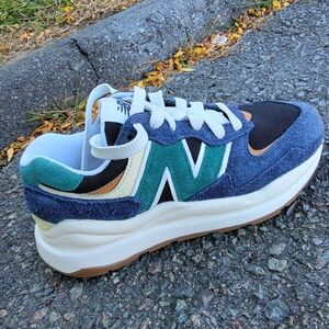 Size 8.5 - New Balance 57/40 Navy Vintage Teal W